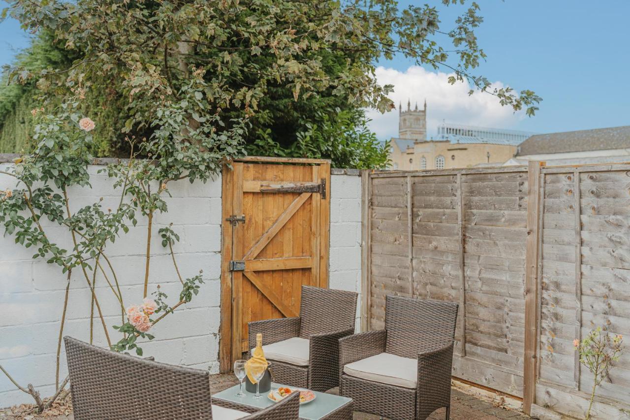 Cotswolds- Homely 2 Bed House With Garden, Wifi - Esho Stays Cirencester Eksteriør billede